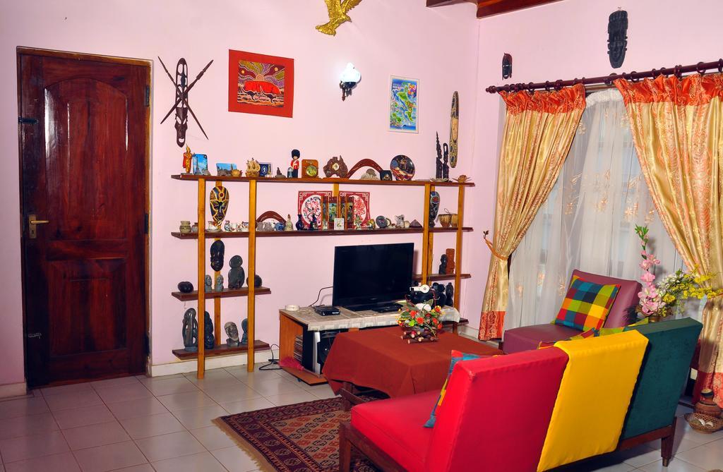 Primrose Inn Канди Экстерьер фото