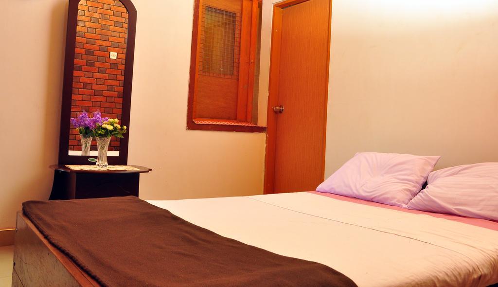 Primrose Inn Канди Экстерьер фото