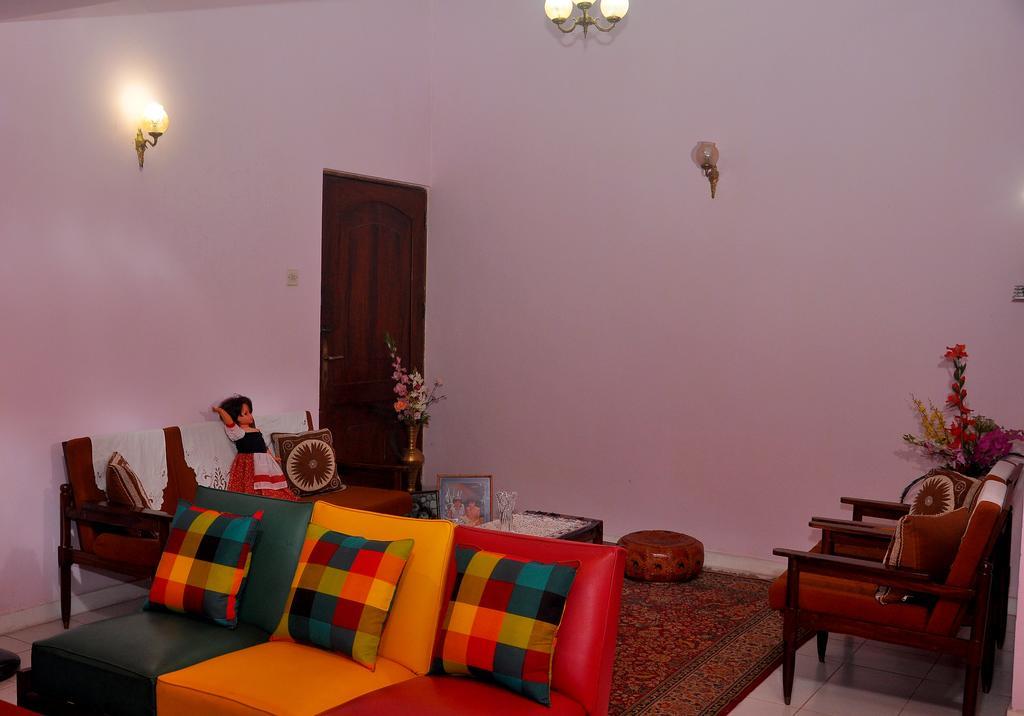 Primrose Inn Канди Экстерьер фото